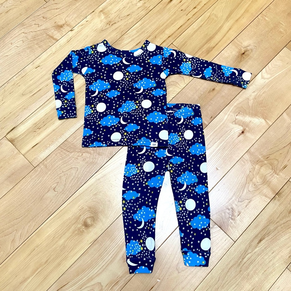 Beautiful Blue and White nighttime moon and stars 18-24m Kids cotton Pajamas